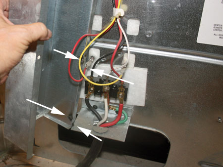 Flash Burns to Wiring between the Wiring Harness Cover