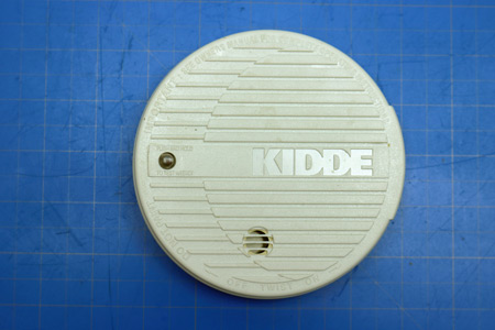 Front of Kidde Smoke Alarm Model 0915